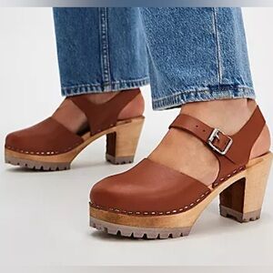 NWT MIA Abba Clogs in Luggage Leather, EU size 38